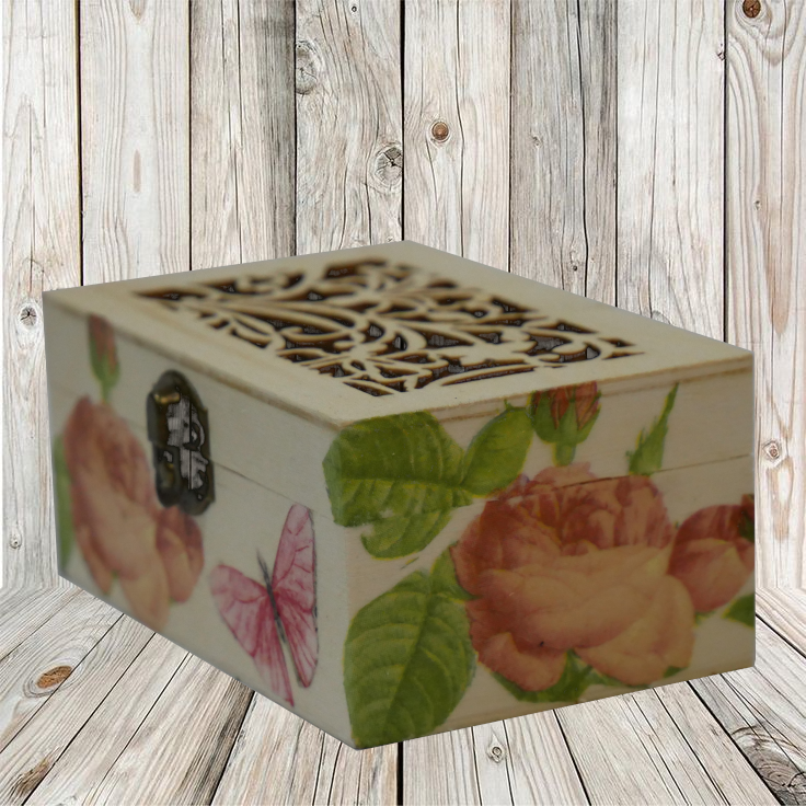 Box mit durchbrochenem Deckelmuster - Découpage